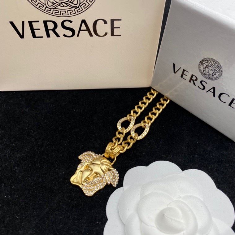 VERSACE